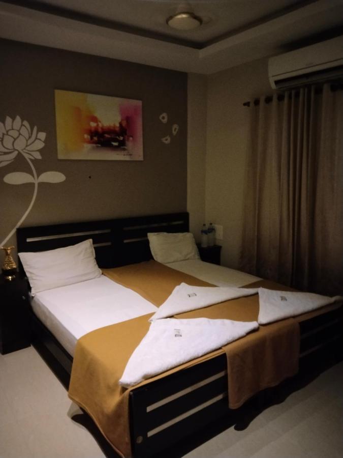 Готель Metro Residency Kochi Екстер'єр фото