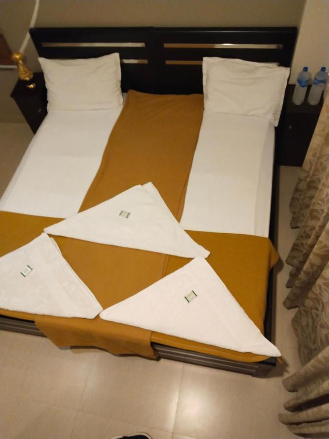 Готель Metro Residency Kochi Екстер'єр фото