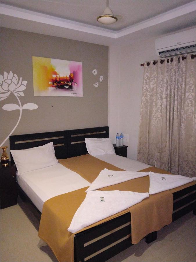 Готель Metro Residency Kochi Екстер'єр фото