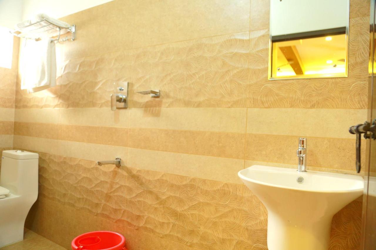 Готель Metro Residency Kochi Екстер'єр фото