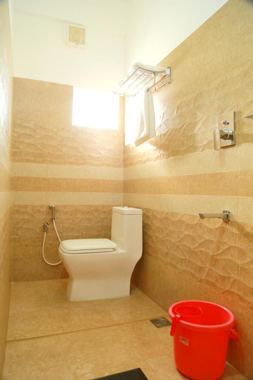 Готель Metro Residency Kochi Екстер'єр фото