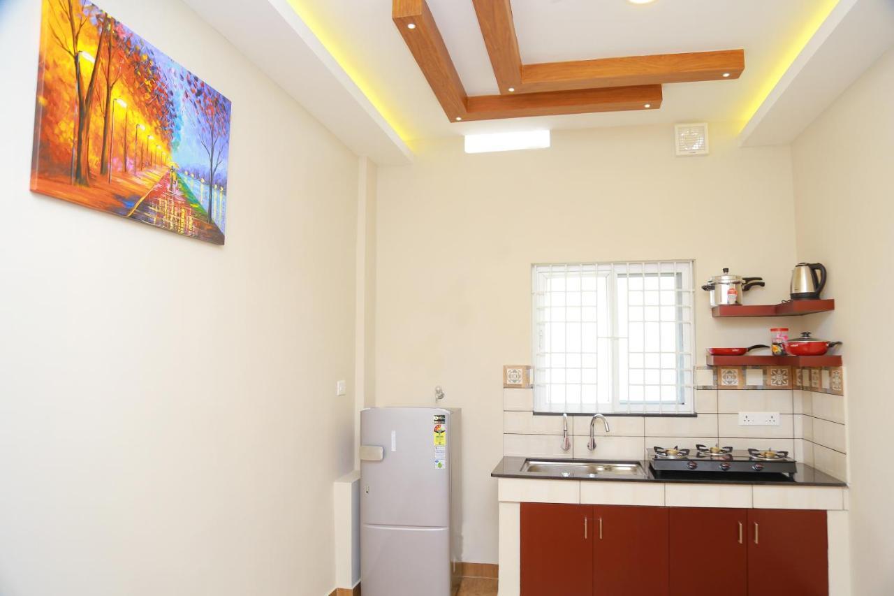 Готель Metro Residency Kochi Екстер'єр фото