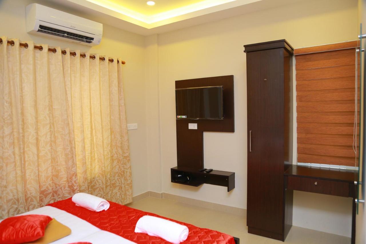 Готель Metro Residency Kochi Екстер'єр фото