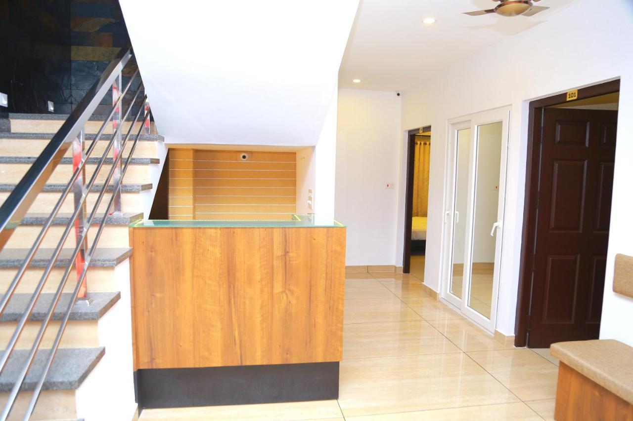 Готель Metro Residency Kochi Екстер'єр фото