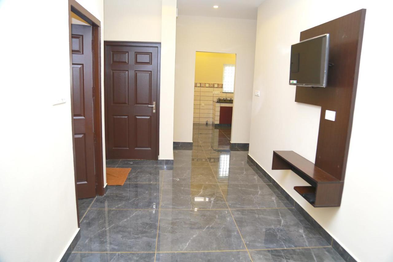 Готель Metro Residency Kochi Екстер'єр фото