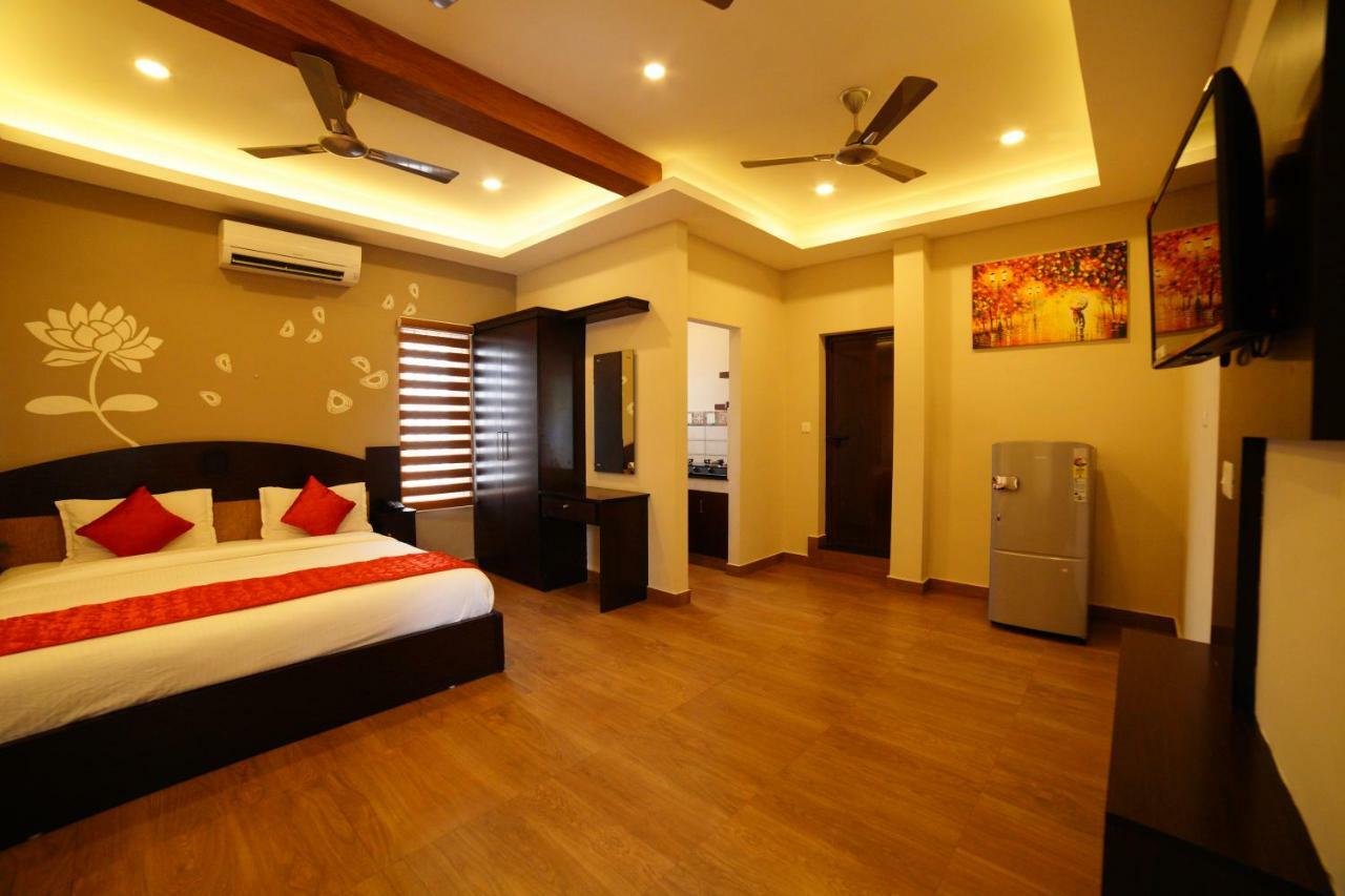 Готель Metro Residency Kochi Екстер'єр фото