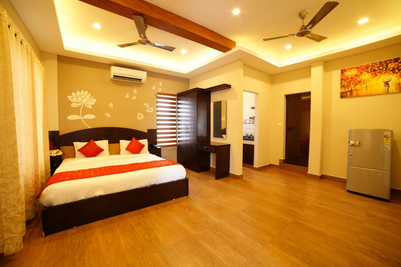 Готель Metro Residency Kochi Екстер'єр фото